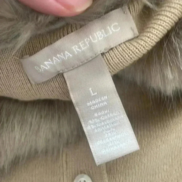 Banana Republic Y2K Fur Collar Sweater - Picture 5 of 7